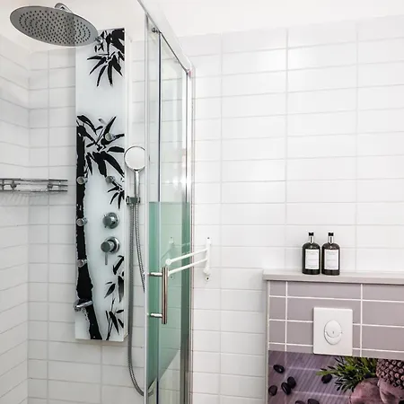 Sole Split, Firule דירה ספליט