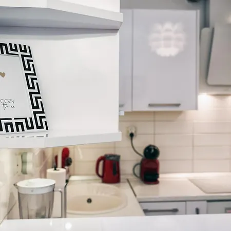 Sole Split, Firule דירה